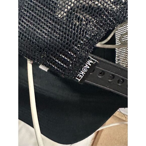 VERY NICE UNISEX Market X Smiley URBAN OUTFITTERS Exclusive Collage Trucker Hat - Picture 8 of 11